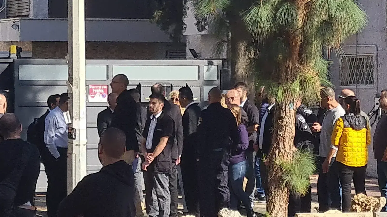 זאיד פלח, השופט במשפטו של השוטר שירה בסלומון טקה בסיור בזירת האירוע, קרית חיים, 15 בדצמבר 2022 זאיד פלח, השופט במשפטו של השוטר שירה בסלומון טקה בסיור בזירת האירוע, קרית חיים, 15 בדצמבר 2022
