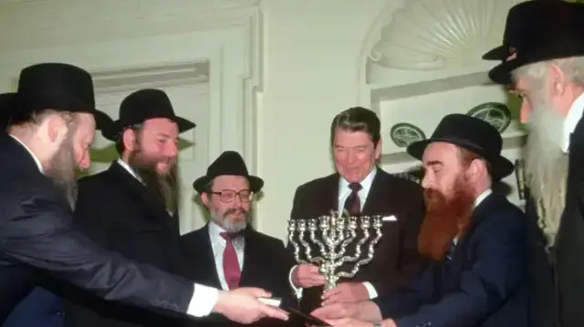 רונלד רייגן בחנוכה בבית הלבן רונלד רייגן בחנוכה בבית הלבן