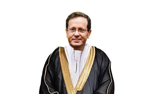 ידוענים בגלימות המונדיאל, יצחק הרצוג. 