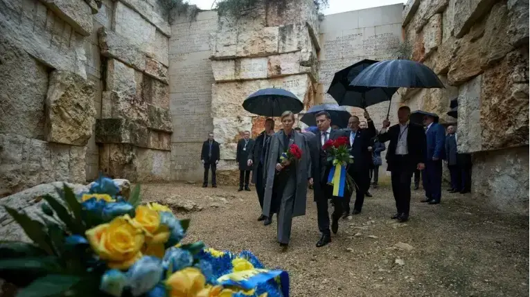 וולודימיר ואולנה זלסקי ביד ושם ב-2020 וולודימיר ואולנה זלסקי ביד ושם ב-2020