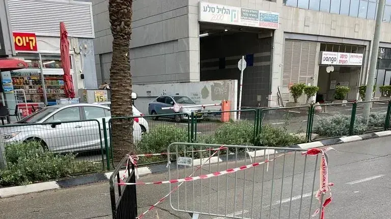 חור שנפער סמוך להיכל מנורה מבטחים, בולען, בור חור שנפער סמוך להיכל מנורה מבטחים, בולען, בור