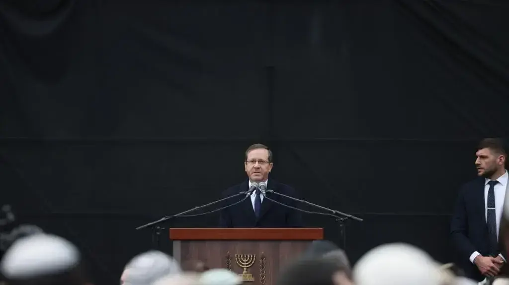 אלפים בהלוויית הרב דרוקמן, ממנהיגי הציונות הדתית: "איבדנו את אחד מגדולי רבני ישראל" 26 בדצמבר 2022 אלפים בהלוויית הרב דרוקמן, ממנהיגי הציונות הדתית: "איבדנו את אחד מגדולי רבני ישראל" 26 בדצמבר 2022