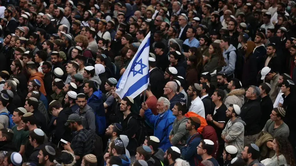 אלפים בהלוויית הרב דרוקמן, ממנהיגי הציונות הדתית: "איבדנו את אחד מגדולי רבני ישראל" 26 בדצמבר 2022 אלפים בהלוויית הרב דרוקמן, ממנהיגי הציונות הדתית: "איבדנו את אחד מגדולי רבני ישראל" 26 בדצמבר 2022