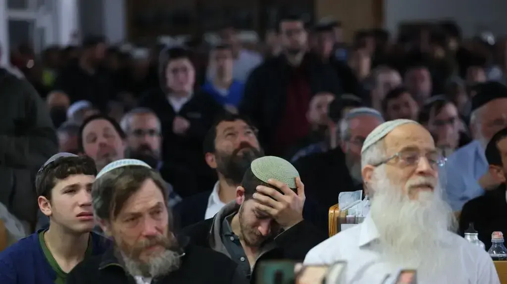 אלפים בהלוויית הרב דרוקמן, ממנהיגי הציונות הדתית: "איבדנו את אחד מגדולי רבני ישראל" 26 בדצמבר 2022 אלפים בהלוויית הרב דרוקמן, ממנהיגי הציונות הדתית: "איבדנו את אחד מגדולי רבני ישראל" 26 בדצמבר 2022