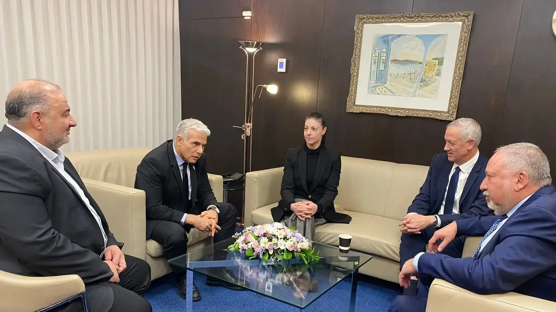 ראשי האופוזיציה המסתמנת: אביגדור ליברמן, בני גנץ, מירב מיכאלי, יאיר לפיד, מנסור עבאס
דצמבר 2022 ראשי האופוזיציה המסתמנת: אביגדור ליברמן, בני גנץ, מירב מיכאלי, יאיר לפיד, מנסור עבאס
דצמבר 2022
