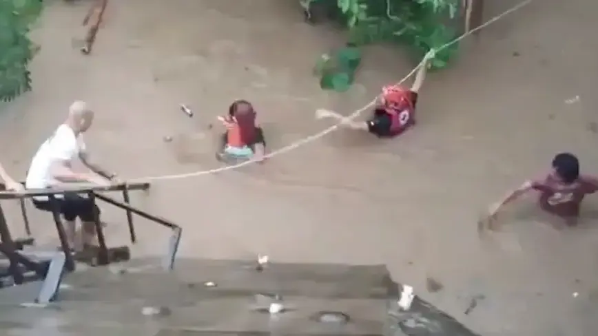 הצפות ושיטפונות בשל גשמים עזים בפיליפינים הצפות ושיטפונות בשל גשמים עזים בפיליפינים