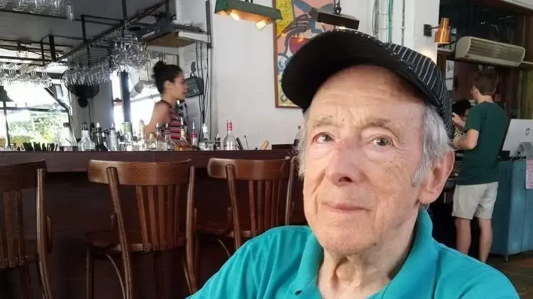 מרדכי פפירבלט, ניצול השואה שהיה מאחרוני אסירי אושוויץ מרדכי פפירבלט, ניצול השואה שהיה מאחרוני אסירי אושוויץ