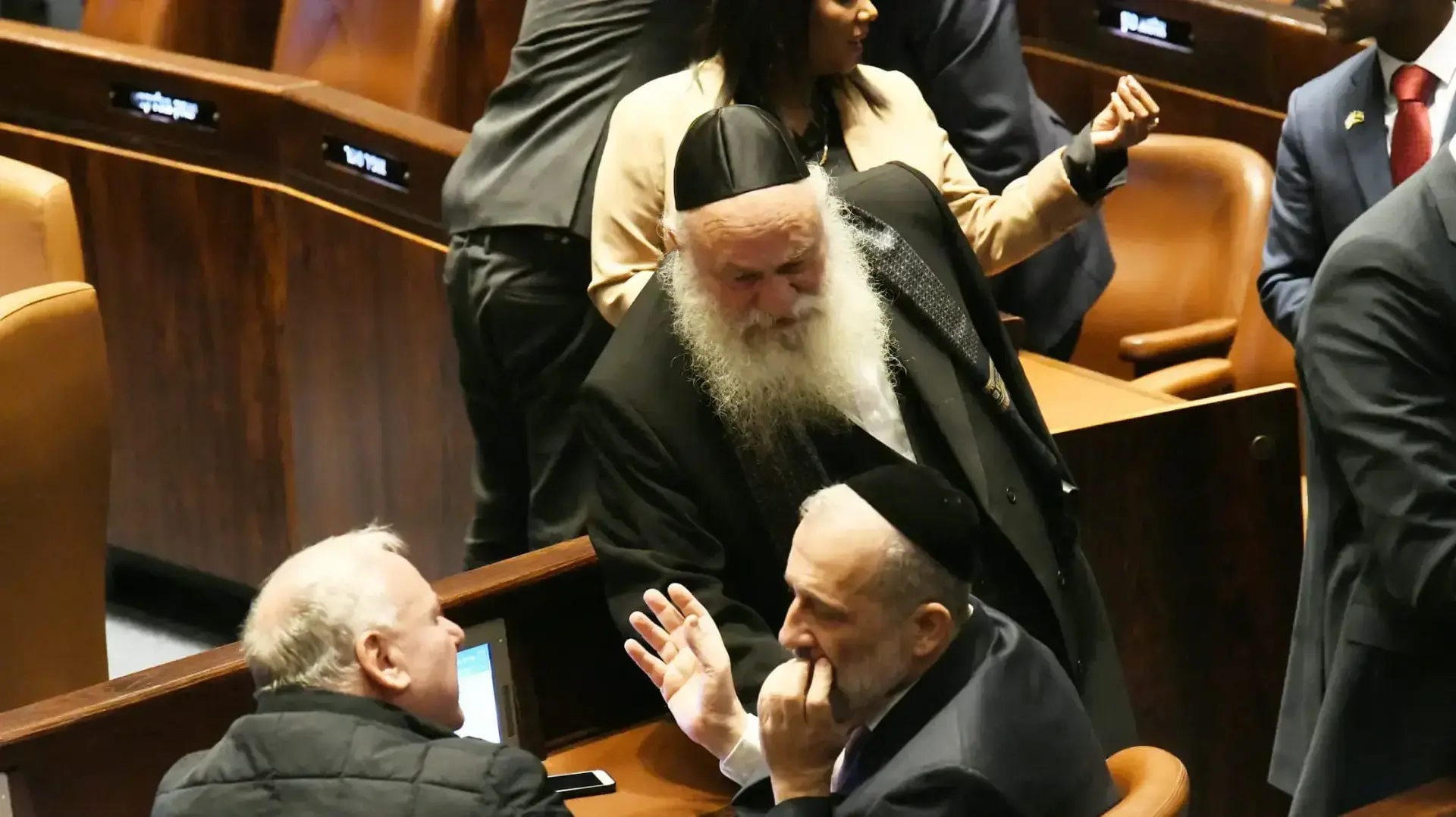 אריה דרעי, יצחק גולדקנופף, דודי אמסלם, דיון השבעת הממשלה, כנסת, 29 בדצמבר 2022 אריה דרעי, יצחק גולדקנופף, דודי אמסלם, דיון השבעת הממשלה, כנסת, 29 בדצמבר 2022