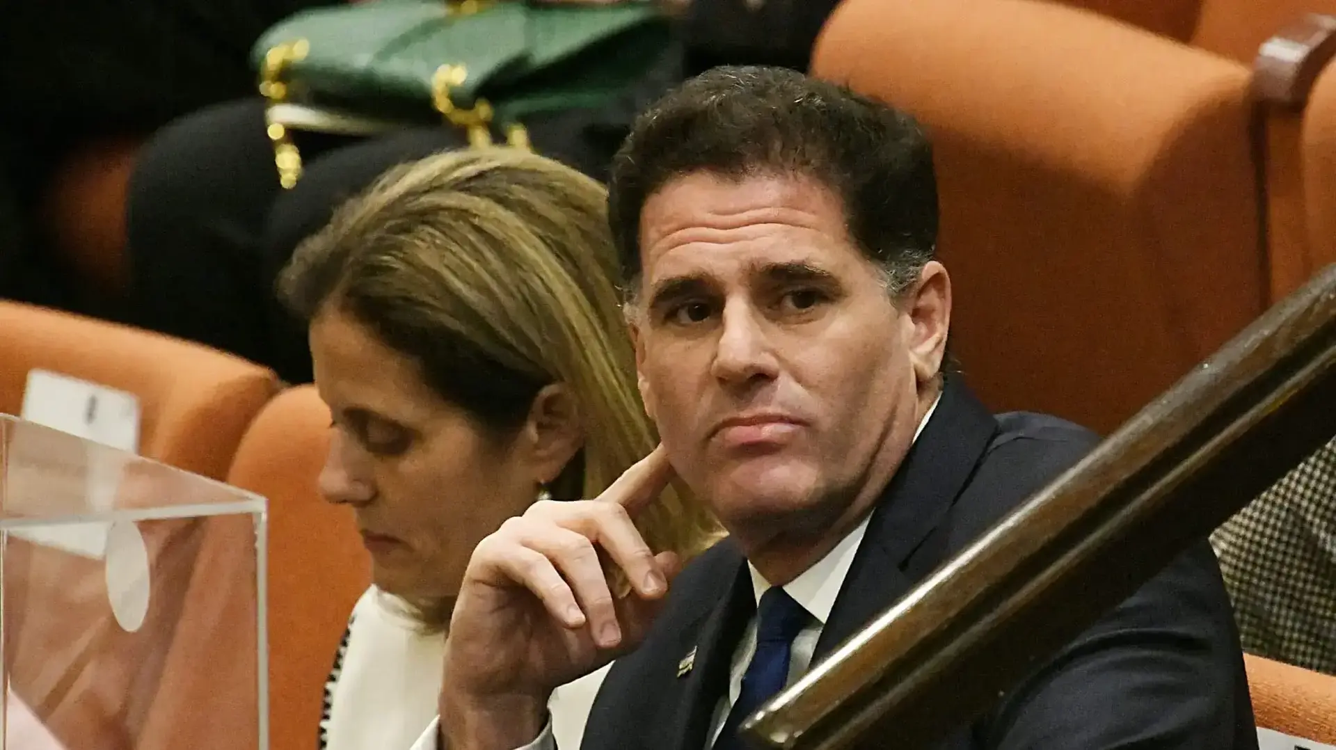 רון דרמר ואשתו, השבעת הממשלה, כנסת, 29 בדצמבר 2022 רון דרמר ואשתו, השבעת הממשלה, כנסת, 29 בדצמבר 2022