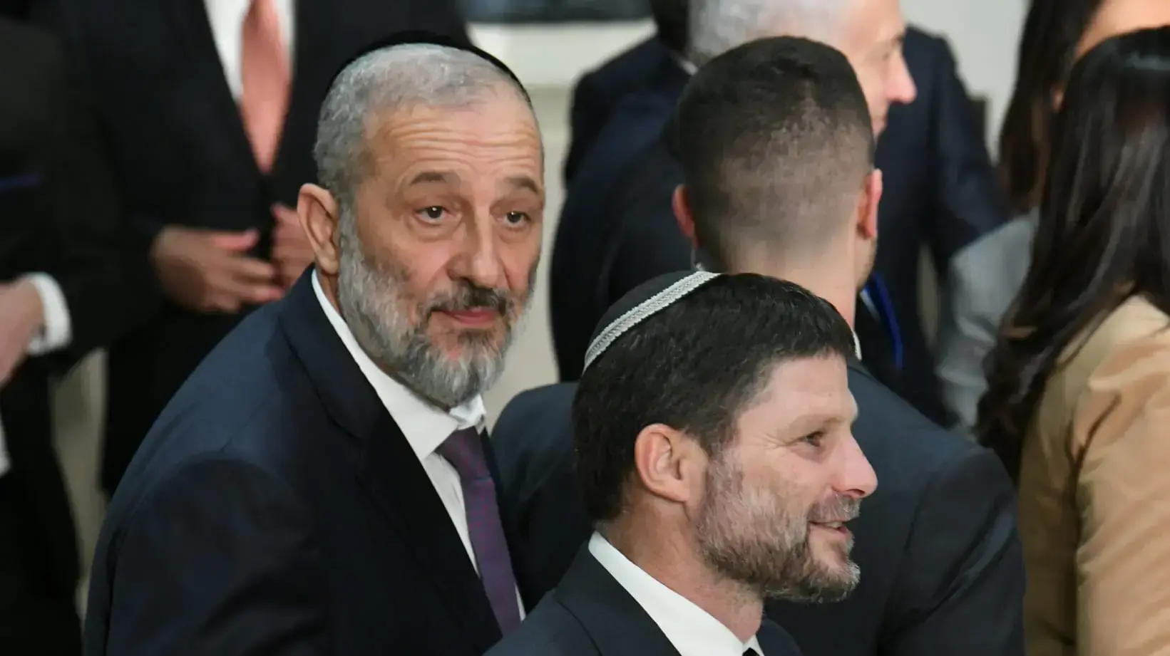 דרעי וסמוטריץ התכנסות ממשלת ישראל ה37 בבית נשיא המדינה, 29 בדצמבר 2022 דרעי וסמוטריץ התכנסות ממשלת ישראל ה37 בבית נשיא המדינה, 29 בדצמבר 2022