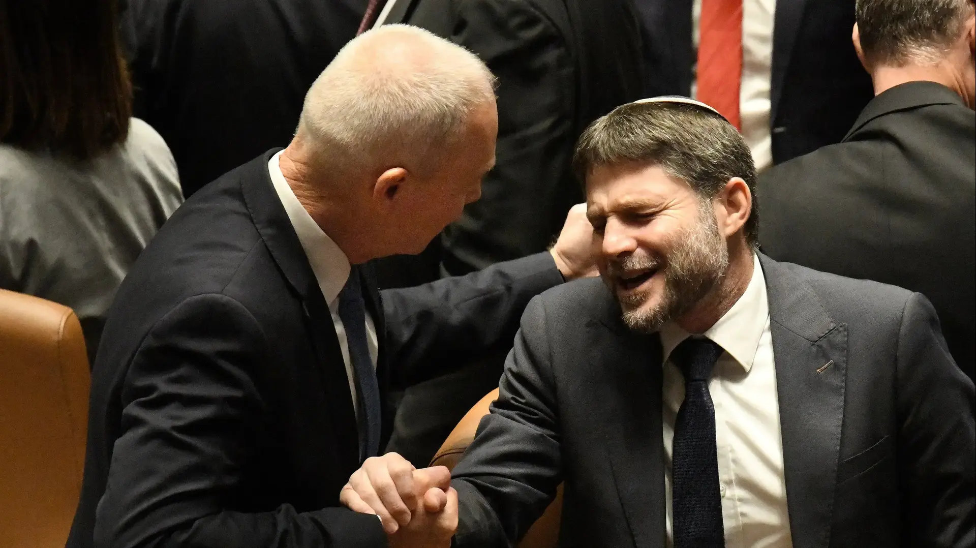 בנימין נתניהו, בצלאל סמוטריץ', בהשבעת הממשלה, 29 בדצמבר 2022 בנימין נתניהו, בצלאל סמוטריץ', בהשבעת הממשלה, 29 בדצמבר 2022