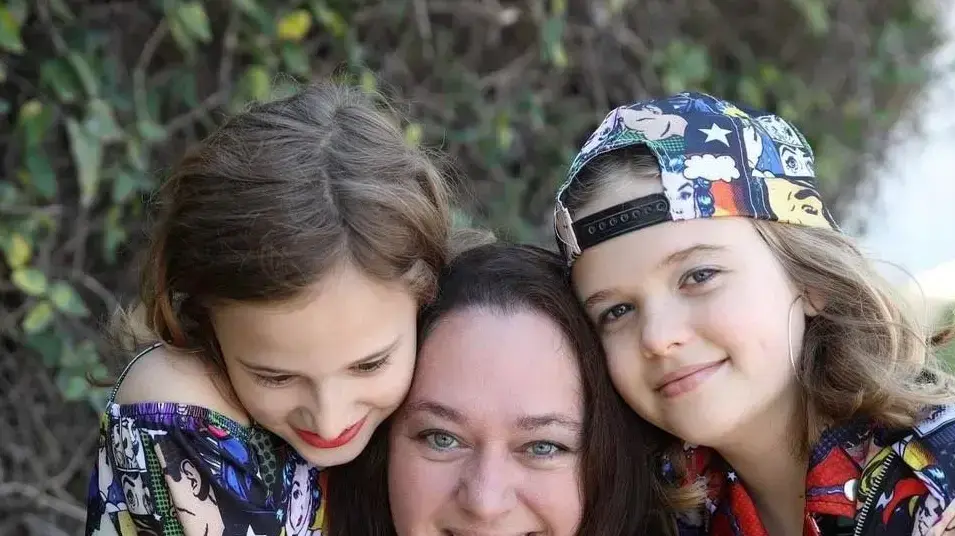 קייטי שורשר סמית', אם לשתיים שמתקשה לכלכל את ביתה ביוקר המחיה. קייטי שורשר סמית', אם לשתיים שמתקשה לכלכל את ביתה ביוקר המחיה.