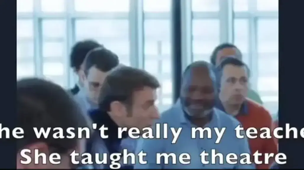 נשיא צרפת עמנואל מקרון בראיון של עיתונאים אוטיסטים נשיא צרפת עמנואל מקרון בראיון של עיתונאים אוטיסטים