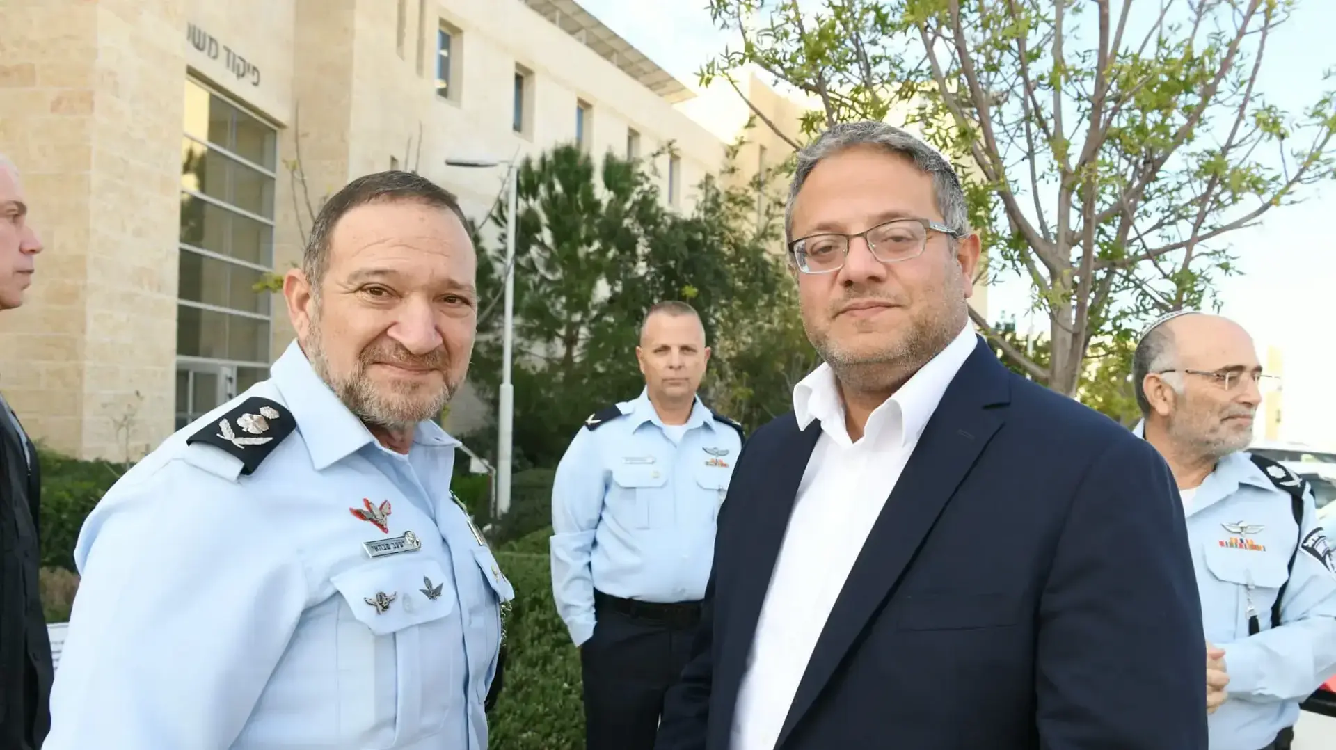 יעקב שבתאי ואיתמר בן גביר במהלך אירוע סיכום שנה של משטרת ישראל. 14 בינואר 2023 יעקב שבתאי ואיתמר בן גביר במהלך אירוע סיכום שנה של משטרת ישראל. 14 בינואר 2023