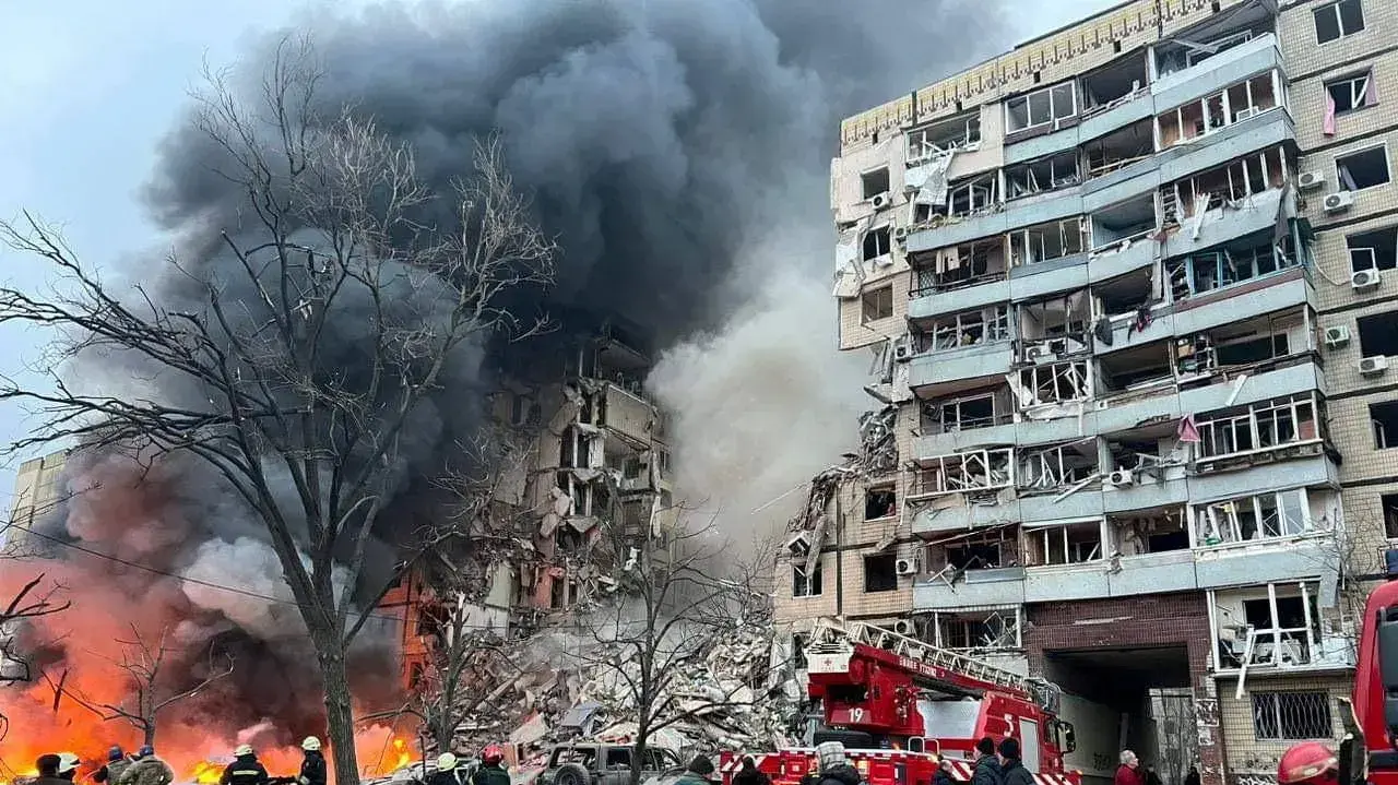 בניין מגורים הותקף בטילים רוסיים באוקראינה, דנייפר