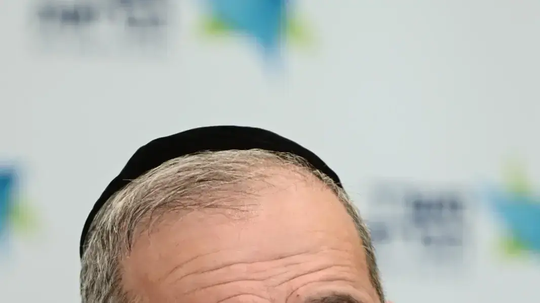 אריה דרעי, שר הבריאות בהגשת המלצות הוועדה הציבורית להרחבת סל שרותי הבריאות לשנת 2023, בית שרמן מתחם בי"ח תל השומר, 18 בינואר 2023 אריה דרעי, שר הבריאות בהגשת המלצות הוועדה הציבורית להרחבת סל שרותי הבריאות לשנת 2023, בית שרמן מתחם בי"ח תל השומר, 18 בינואר 2023