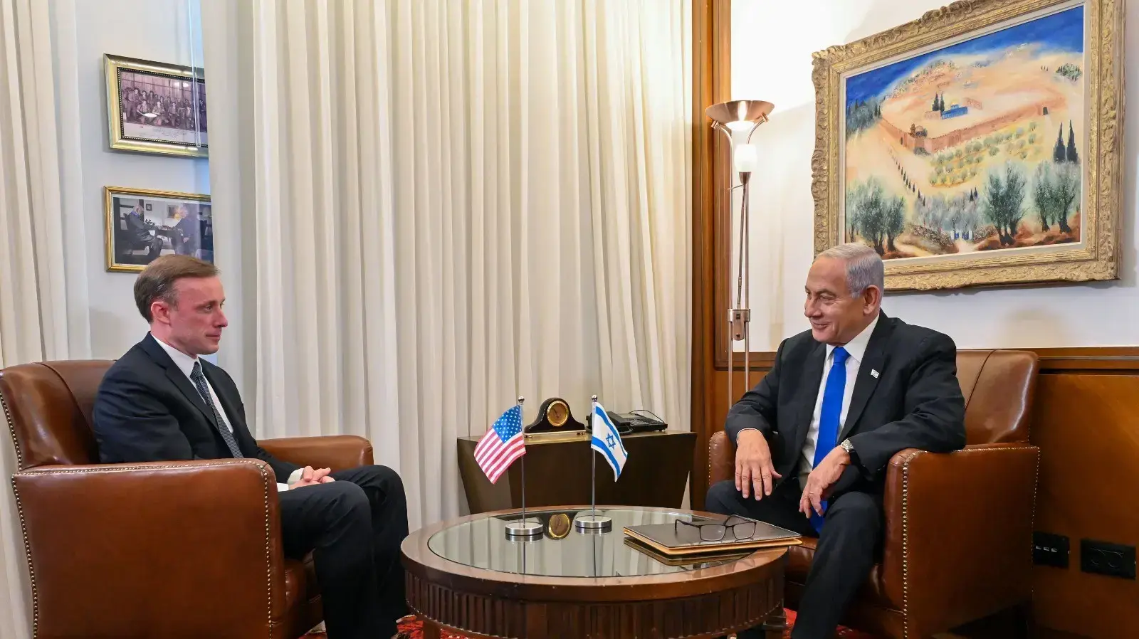 ראש הממשלה בנימין נתניהו נפגש עם היועץ לביטחון לאומי של ארצות הברית ג'ייק סאליבן. 19 בינואר 2023 ראש הממשלה בנימין נתניהו נפגש עם היועץ לביטחון לאומי של ארצות הברית ג'ייק סאליבן. 19 בינואר 2023