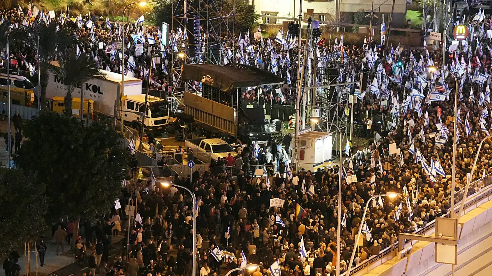הפגנה נגד ההפיכה המשפטית, קפלן, תל אביב, 21 בינואר 2023 הפגנה נגד ההפיכה המשפטית, קפלן, תל אביב, 21 בינואר 2023