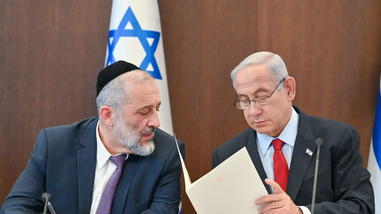 רה"מ בנימין נתניהו ואריה דרעי בישיבת ממשלה, 22 בינואר 2023