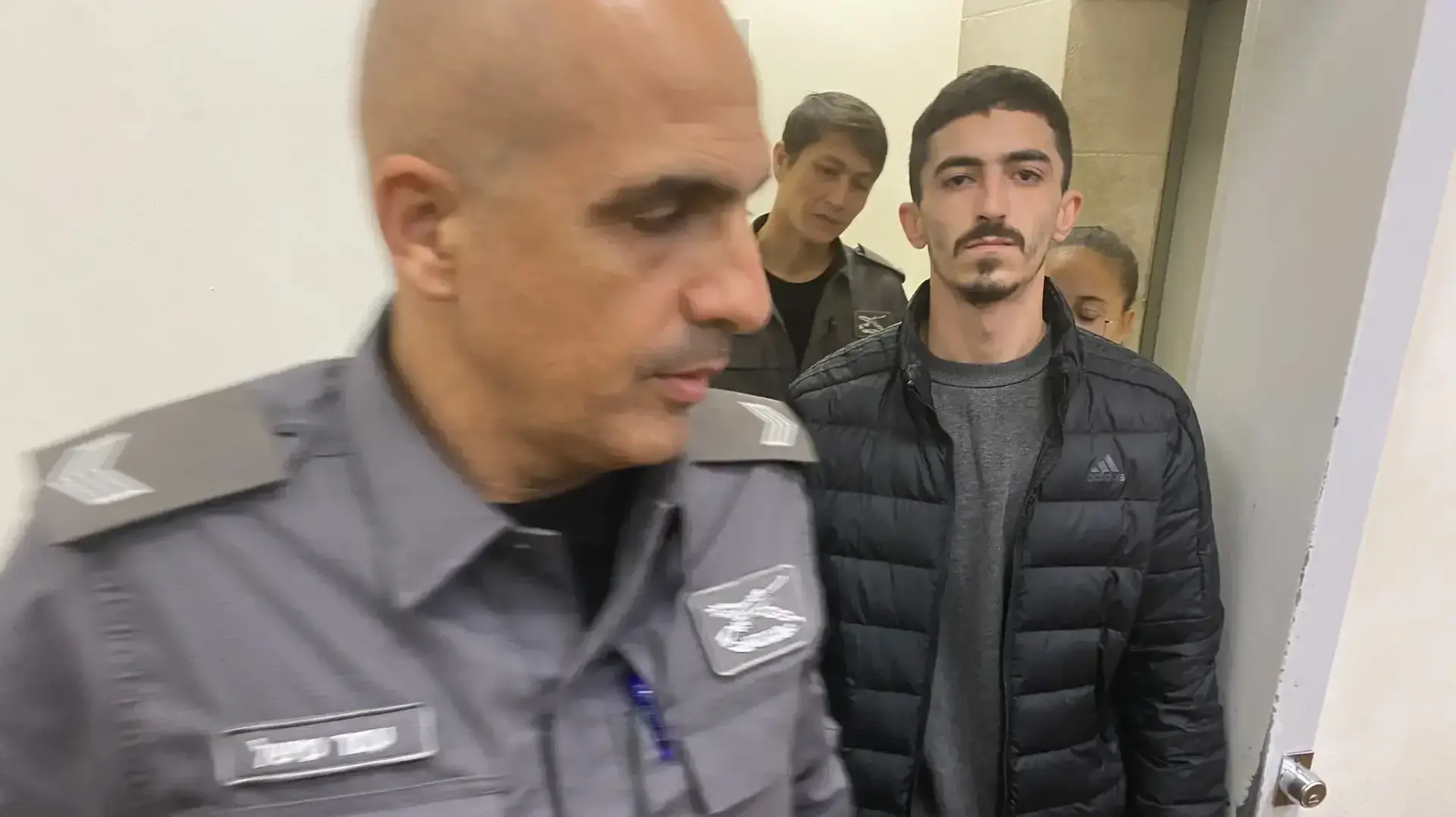 אושר אגסי, החשוד ברצח שליו קורוסטישבסקי בפתח תקווה תוך דקירות והצתת גופתו. 22 בינואר 2023 אושר אגסי, החשוד ברצח שליו קורוסטישבסקי בפתח תקווה תוך דקירות והצתת גופתו. 22 בינואר 2023