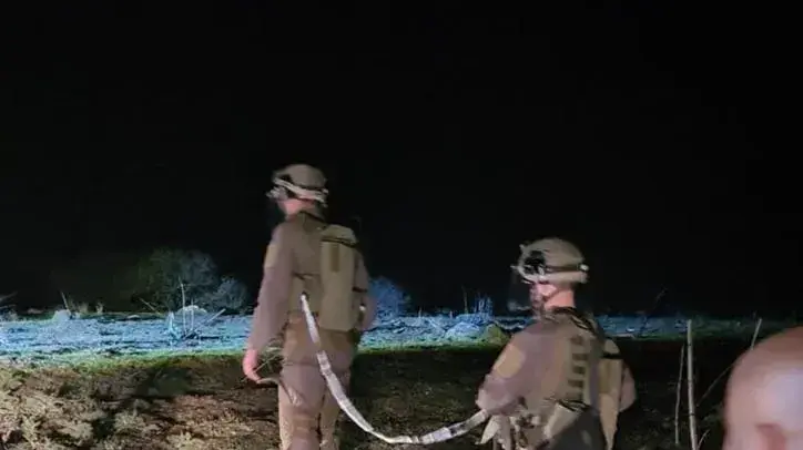 כוחות הביטחון מחלצים נער שנלכד בשדה מוקשים ליד היישוב מיצר ברמת הגולן, 24 בינואר 2023 כוחות הביטחון מחלצים נער שנלכד בשדה מוקשים ליד היישוב מיצר ברמת הגולן, 24 בינואר 2023