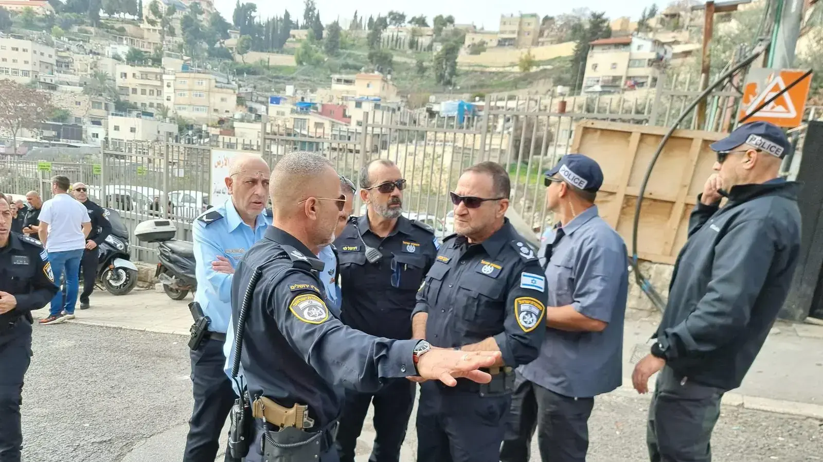 מפכ"ל המשטרה יעקב שבתאי מבקר בזירת הפיגוע בעיר דוד בירושלים. 28 בינואר 2023 מפכ"ל המשטרה יעקב שבתאי מבקר בזירת הפיגוע בעיר דוד בירושלים. 28 בינואר 2023