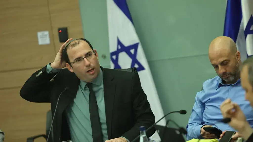 שמחה רוטמן יו"ר ועדת חוקה, גור בליי היועץ המשפטי של הוועדה בדיון בכנסת, 30 בינואר 2023 שמחה רוטמן יו"ר ועדת חוקה, גור בליי היועץ המשפטי של הוועדה בדיון בכנסת, 30 בינואר 2023