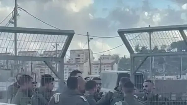 מוצב חרסינה בחברון- מכות, דחיפות, ויריקות בין לוחמי הגדוד לסמח״ט יהודה וקצין קשר. ינואר 2023 מוצב חרסינה בחברון- מכות, דחיפות, ויריקות בין לוחמי הגדוד לסמח״ט יהודה וקצין קשר. ינואר 2023