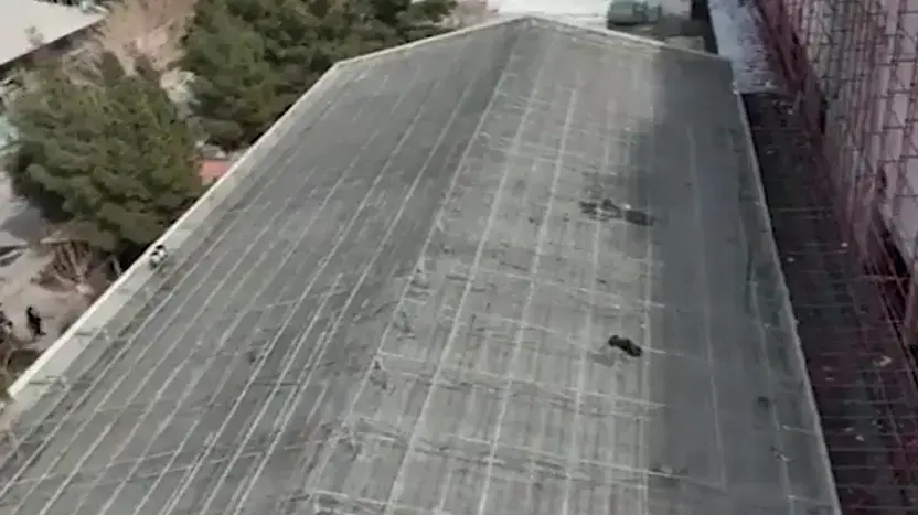 גג המבנה שהותקף באיספהאן, איראן, 28 בינואר 2023 גג המבנה שהותקף באיספהאן, איראן, 28 בינואר 2023
