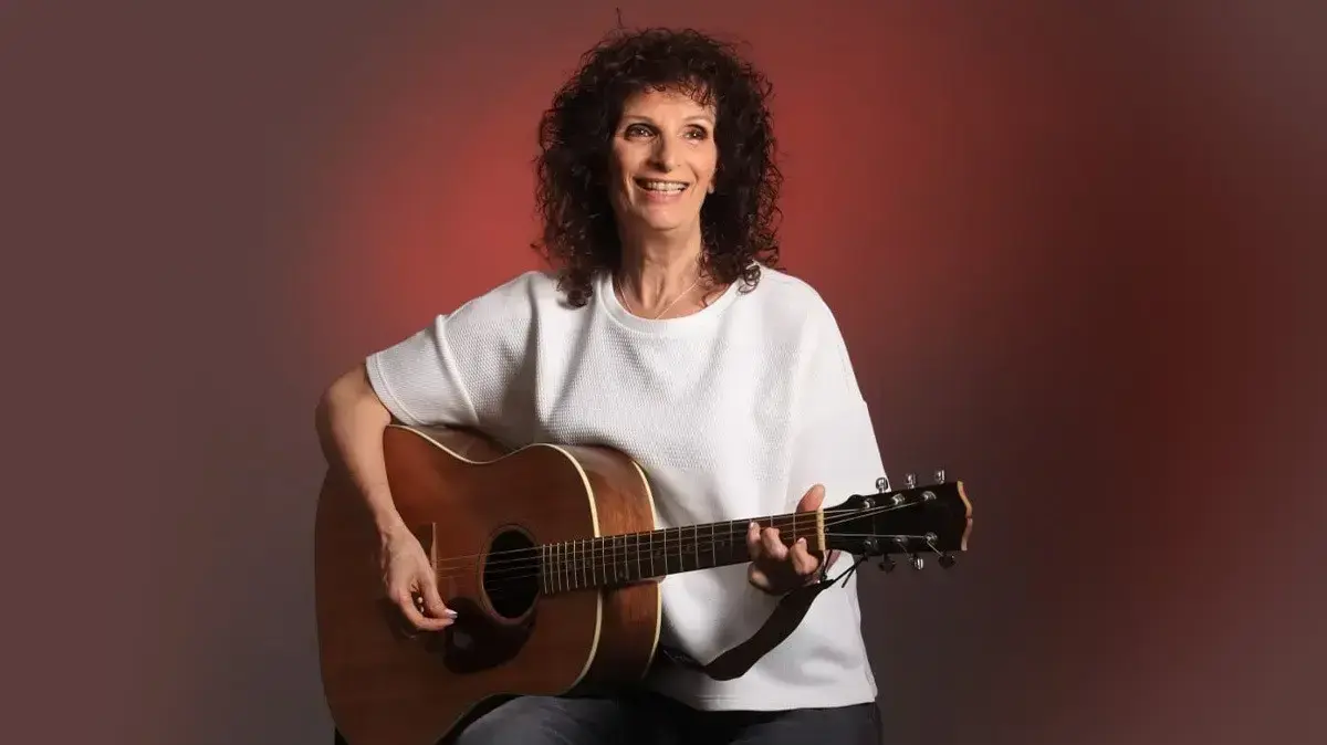 אסתר שמיר אסתר שמיר