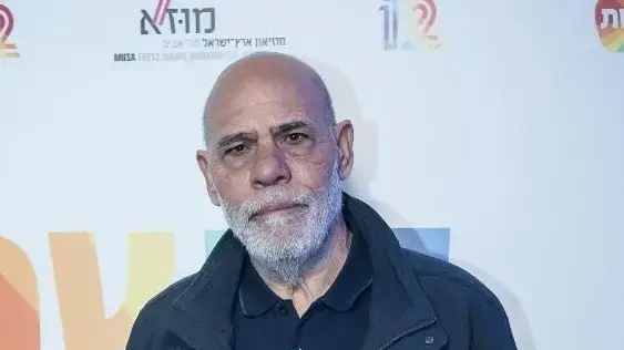 אורי גבריאל באירוע הצגת לוח סדרות הדרמה והקומדיה של קשת 12, שהתקיים ב-1 בפברואר 2023 במוזיאון ארץ ישראל, תל אביב אורי גבריאל באירוע הצגת לוח סדרות הדרמה והקומדיה של קשת 12, שהתקיים ב-1 בפברואר 2023 במוזיאון ארץ ישראל, תל אביב