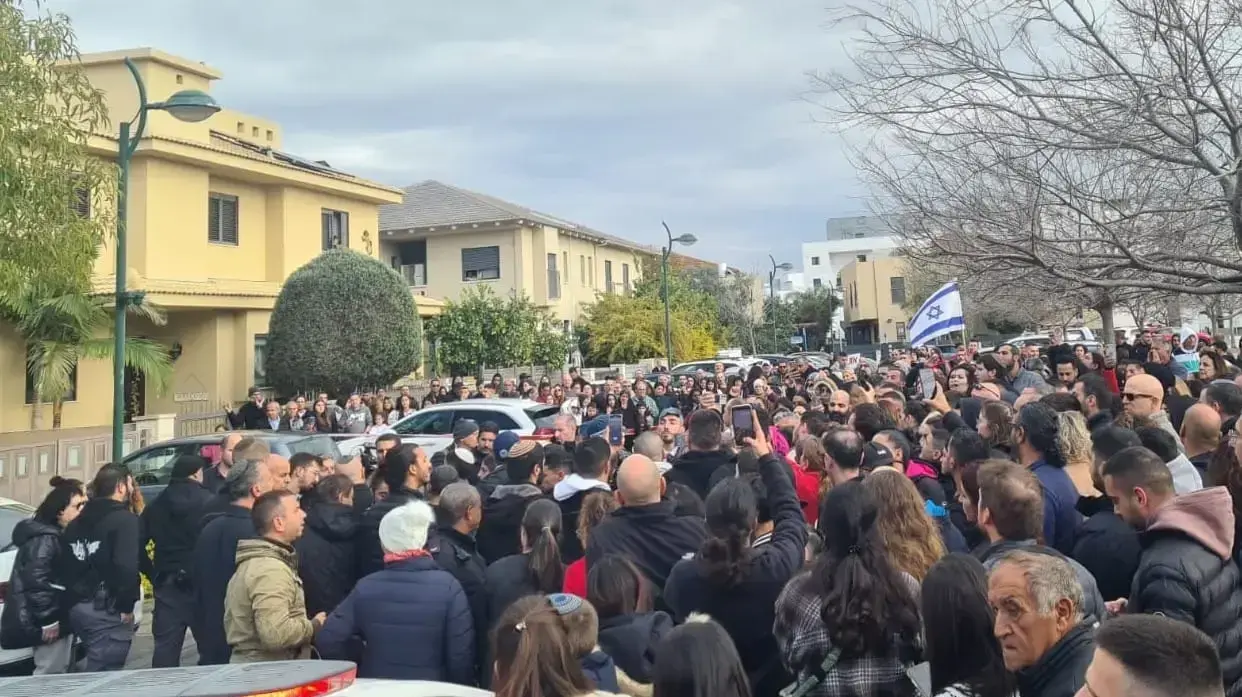 זירת הפריצה והאונס בגדרה
4.2.23 זירת הפריצה והאונס בגדרה
4.2.23
