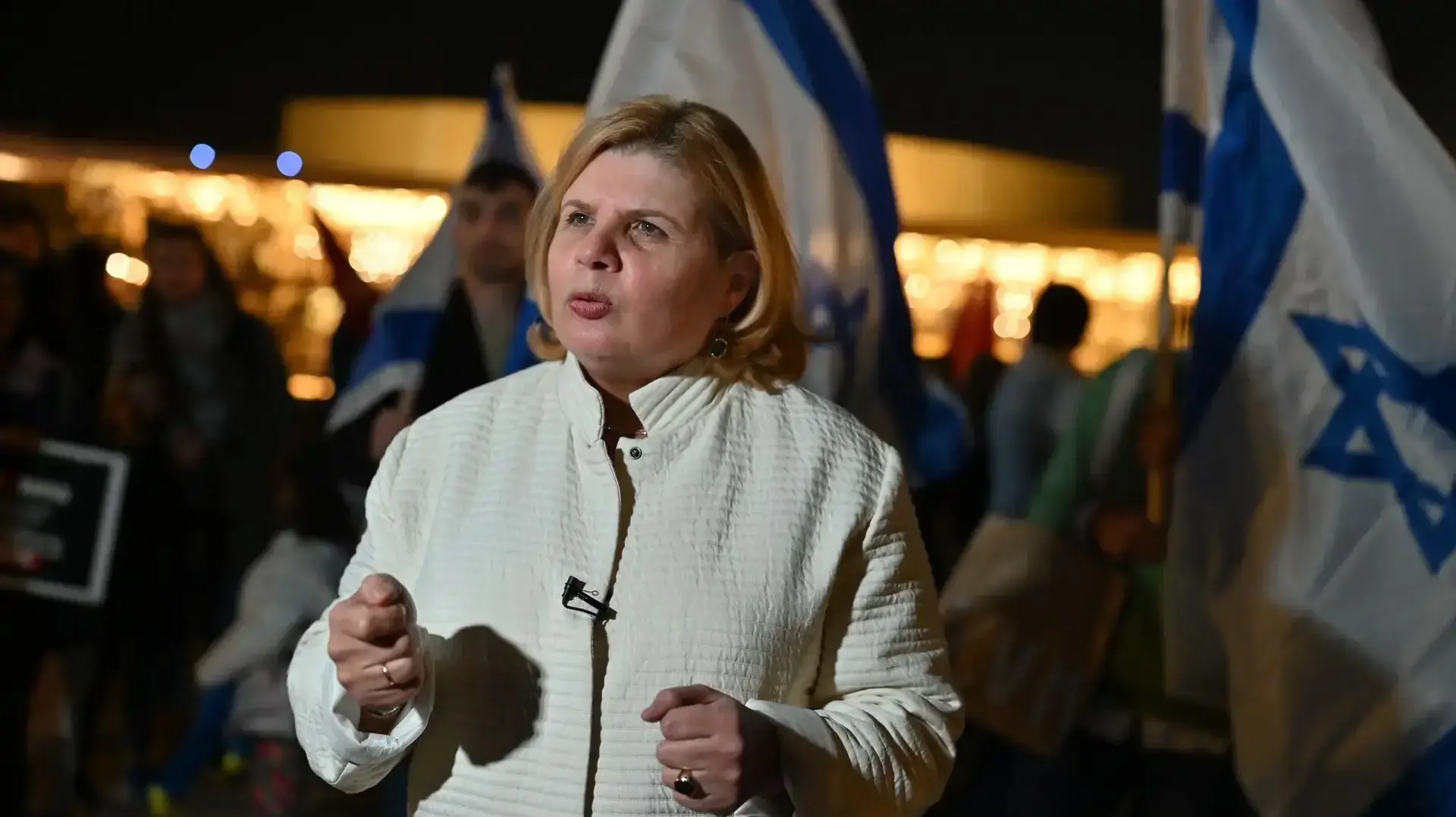 אורנה ברביבאי במחאת נשים נגד הרפורמות המשפטיות, רחבת הבימה, תל אביב. 5 בפברואר 2023