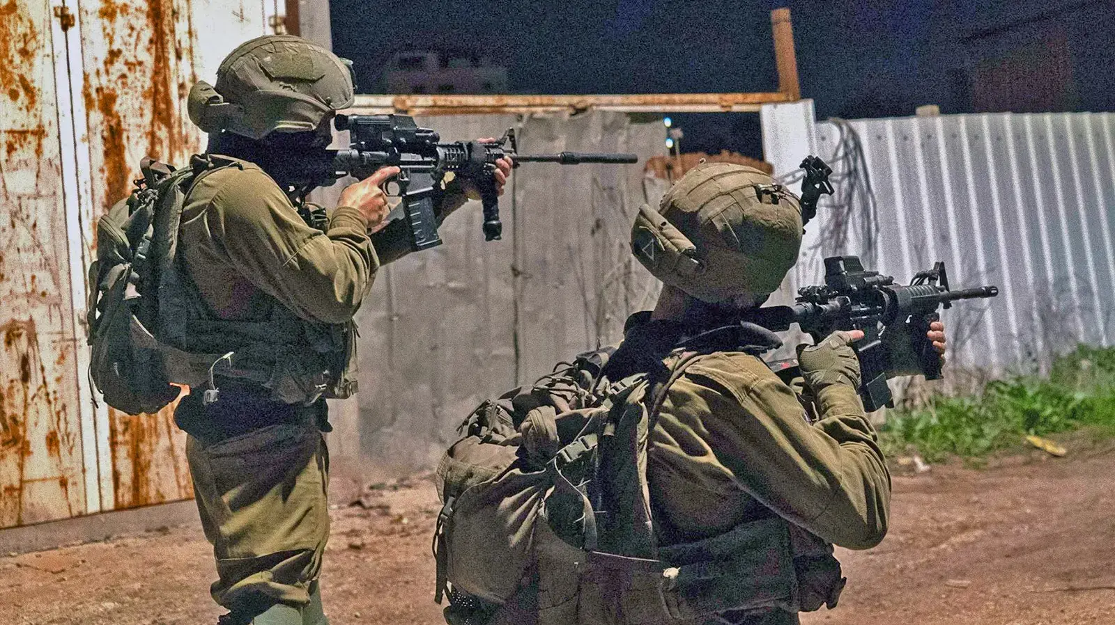 חיילים במהלך פעילות מבצעית באיו"ש חיילים במהלך פעילות מבצעית באיו"ש