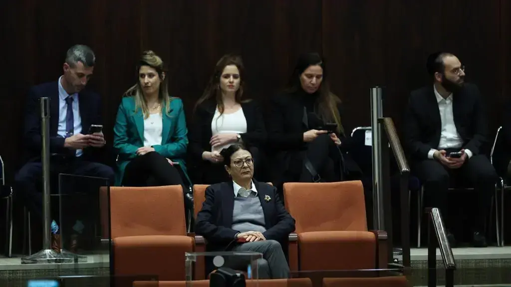 נשיאת בית המשפט העליון אסתר חיות בישיבת מליאה חגיגית לרגל יום הולדתה של הכנסת, 6 בפברואר 2023