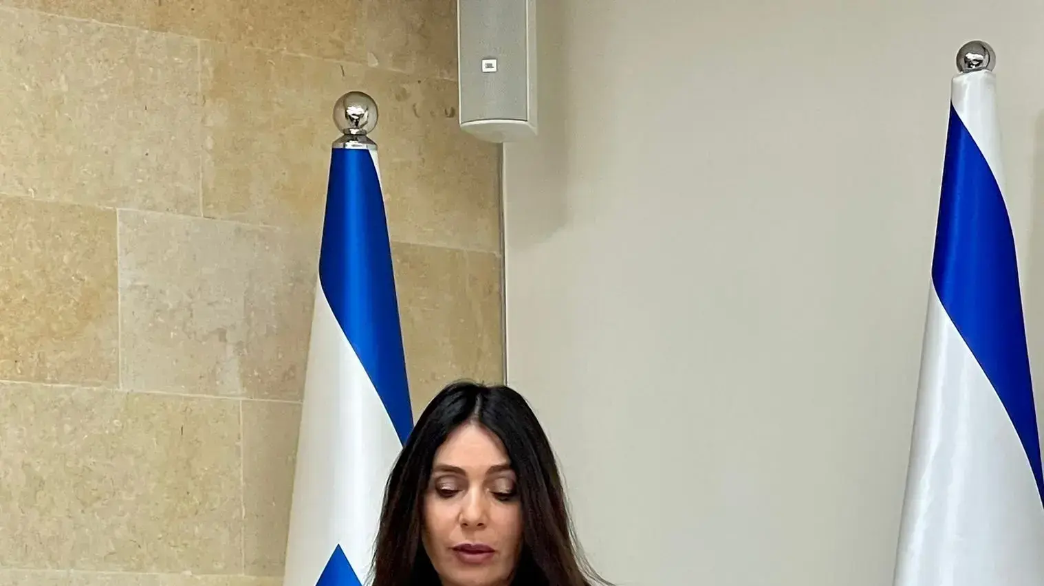 שרת התחבורה מירי רגב פותחת חזית מול שר האוצר בצלאל סמוטריץ, והציגה היום רפורמה חדשה במחיר התחבורה הציבורית 07 בפברואר 2022 שרת התחבורה מירי רגב פותחת חזית מול שר האוצר בצלאל סמוטריץ, והציגה היום רפורמה חדשה במחיר התחבורה הציבורית 07 בפברואר 2022