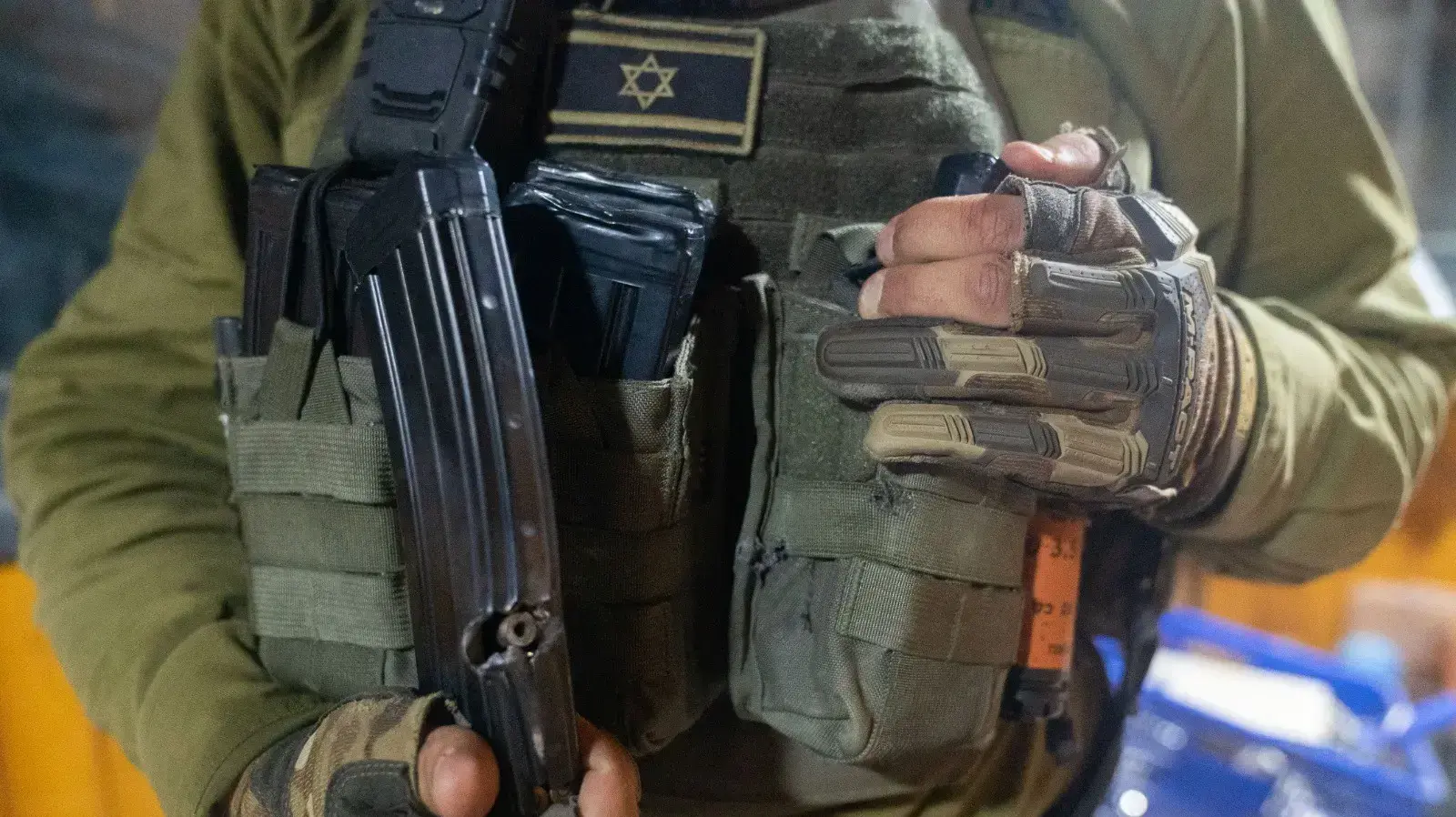 מפקד פלוגה בגדוד לביא הבקעה והקליעים שפגעו בו מפקד פלוגה בגדוד לביא הבקעה והקליעים שפגעו בו