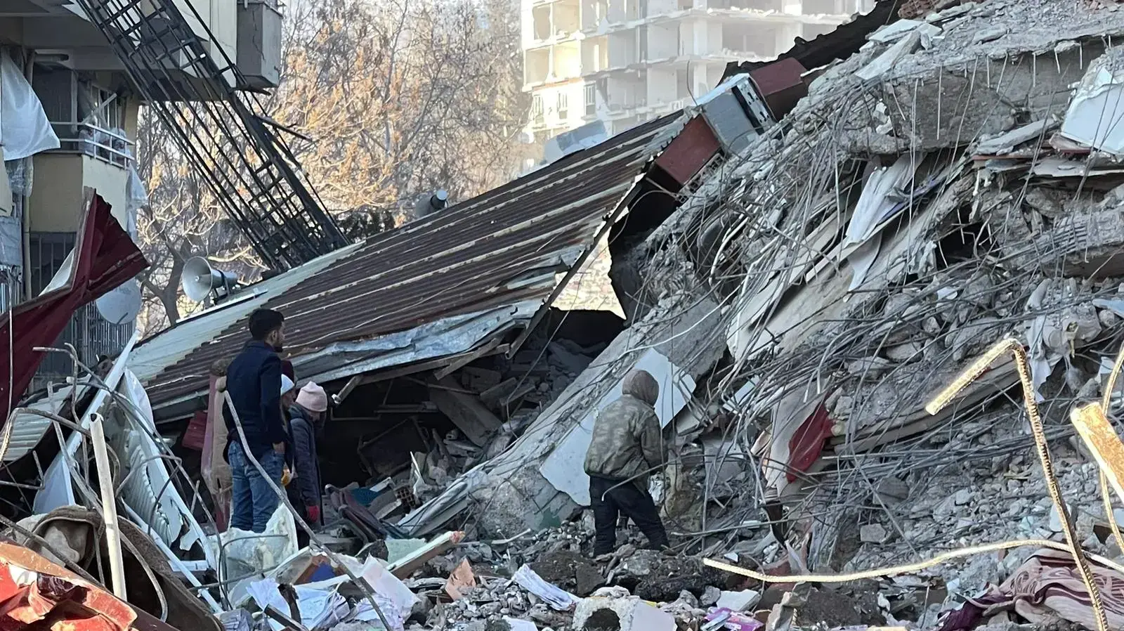 ניסיונות החילוץ של הצוותים הישראליים של לכודים בין ההריסות בטורקיה. 8 בפברואר 2023 ניסיונות החילוץ של הצוותים הישראליים של לכודים בין ההריסות בטורקיה. 8 בפברואר 2023
