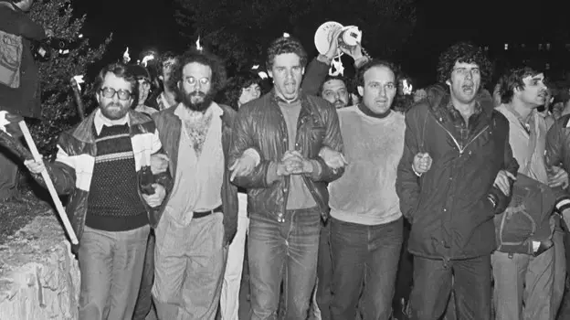 אמיל גרינצווייג במרכז, עופר אבני משלב זרועות משמאל, יונתן יובל מימין