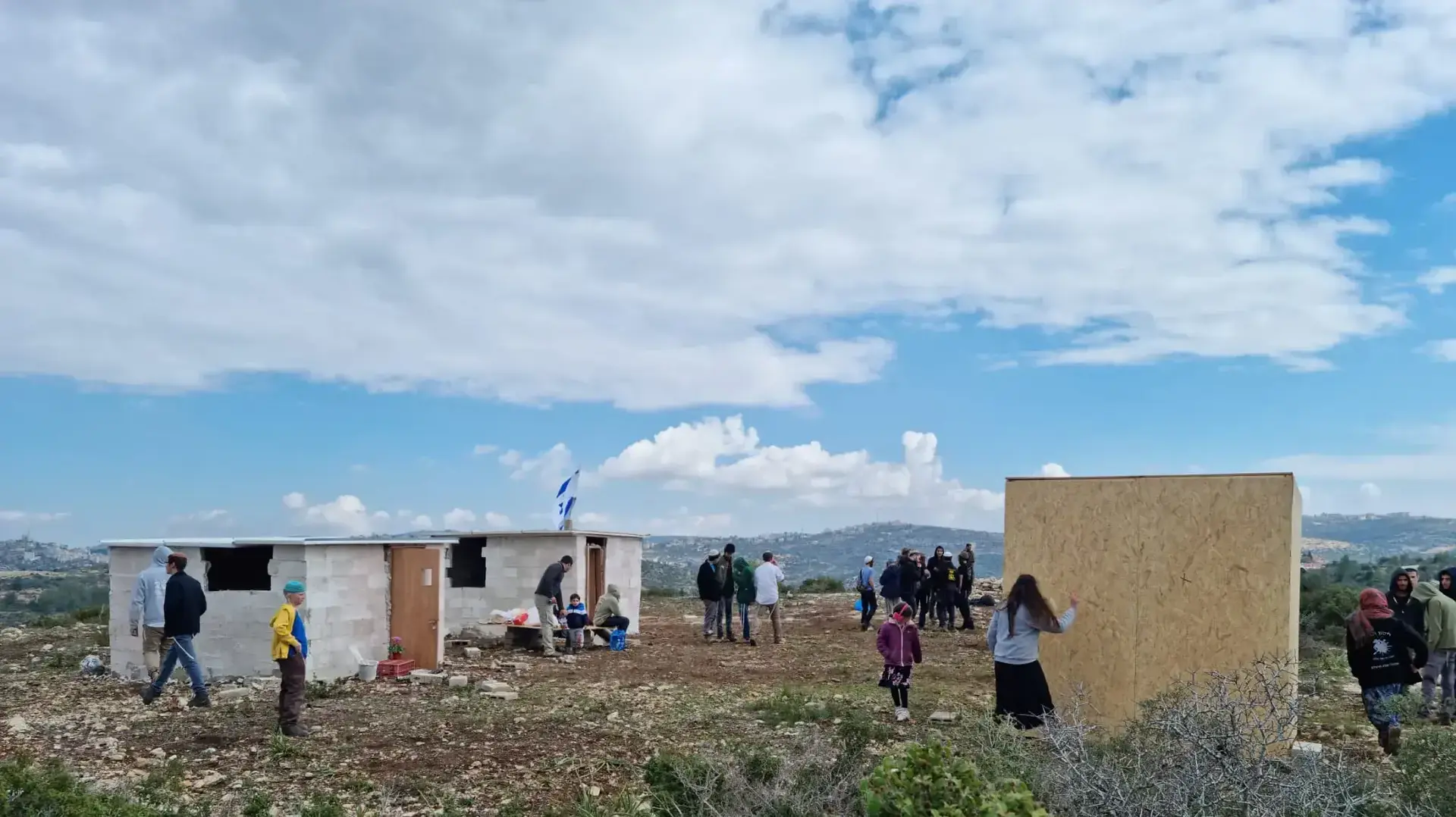 עשרות בני אדם עלו לנקודת התיישבות חדשה בבנימין- גופנה