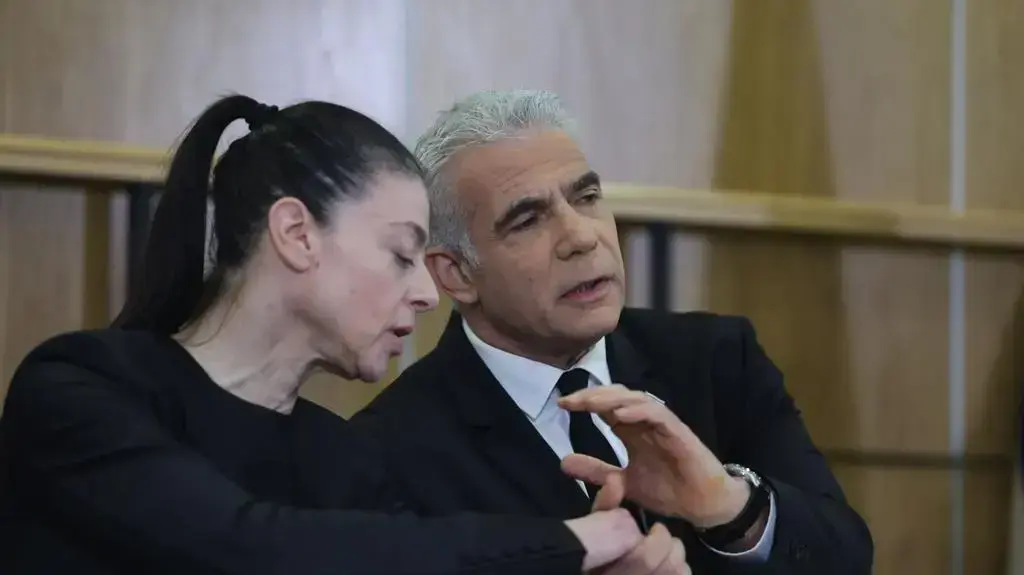יאיר לפיד, מרב מיכאלי בישיבת ראשי האופוזיציה, כנסת, 13 בפברואר 2023 יאיר לפיד, מרב מיכאלי בישיבת ראשי האופוזיציה, כנסת, 13 בפברואר 2023