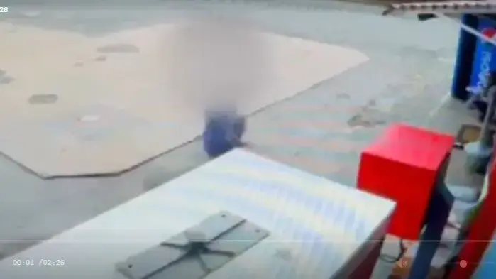 אישה ברחה מאיש שחטף אותה והחזיק אותה במשך שנה בניו ג'רזי אישה ברחה מאיש שחטף אותה והחזיק אותה במשך שנה בניו ג'רזי