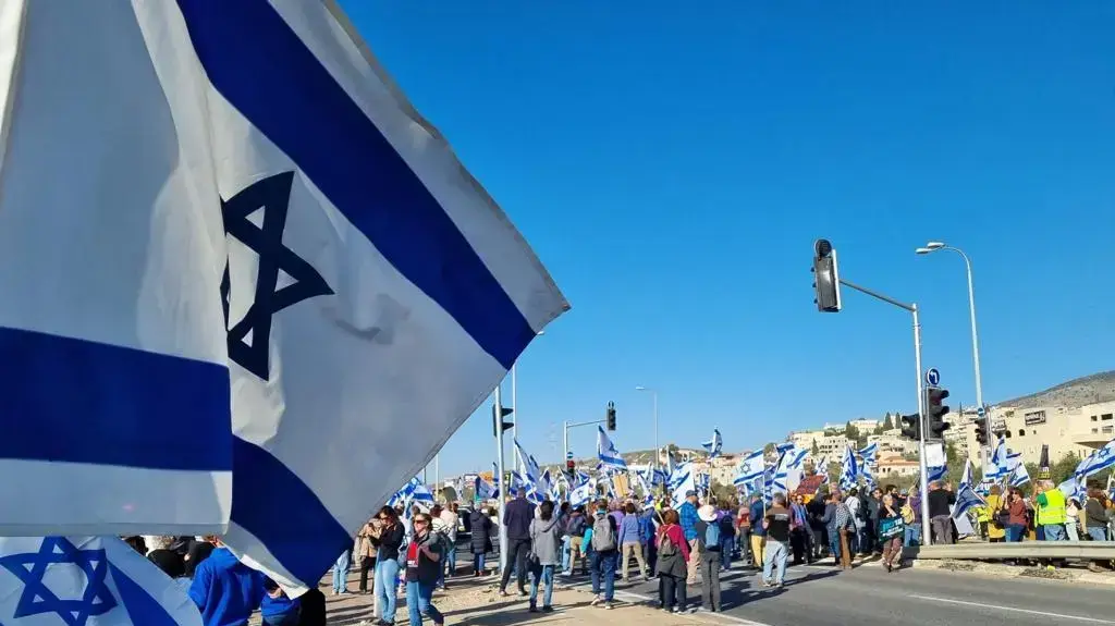 הפגנה נגד המהפכה המשפטית, כביש 85, 20 בפברואר 2023 הפגנה נגד המהפכה המשפטית, כביש 85, 20 בפברואר 2023