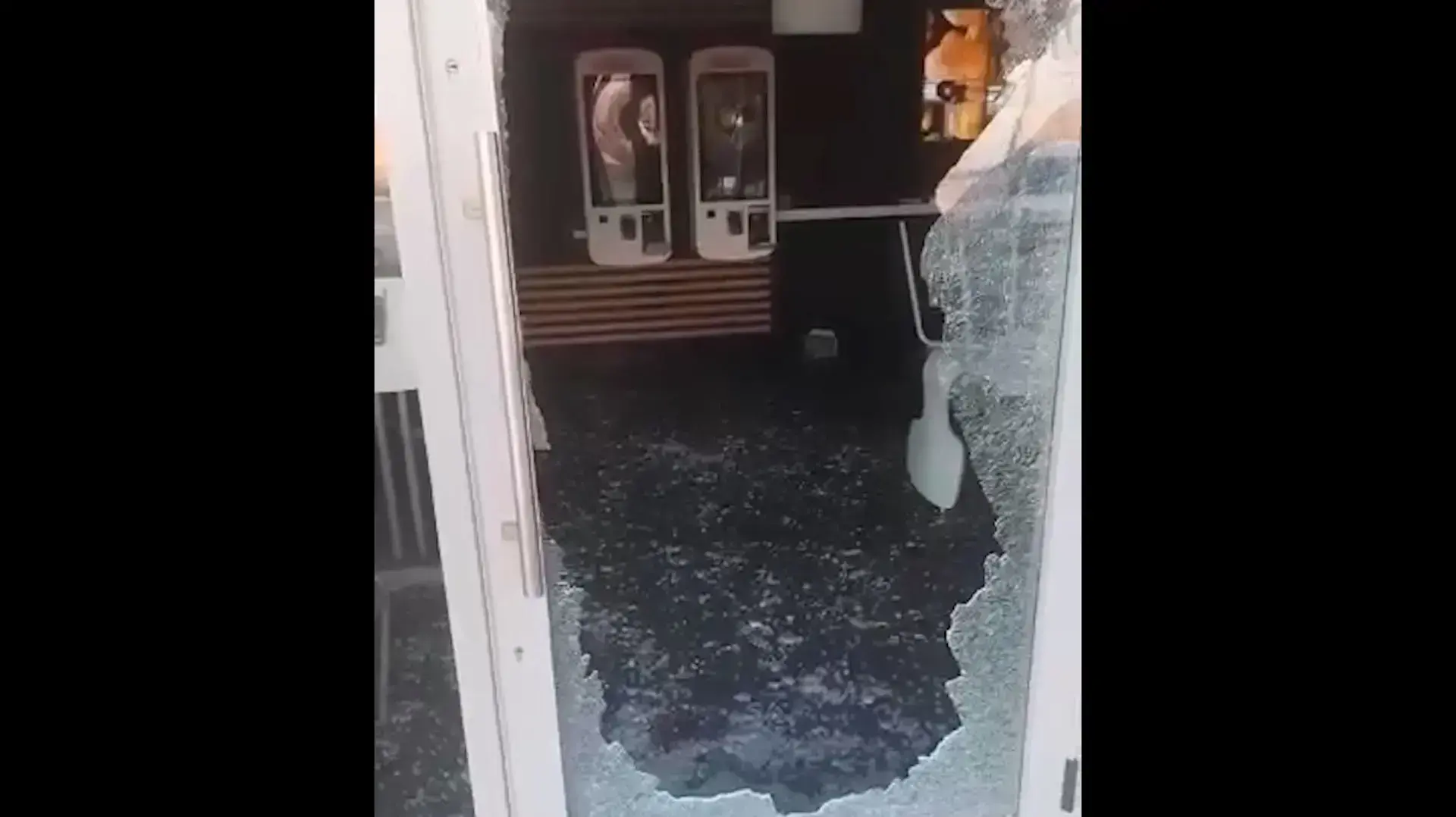 אלמונים פרצו למסעדה ושברו וגרמו נזק רב למקום
21.02.23