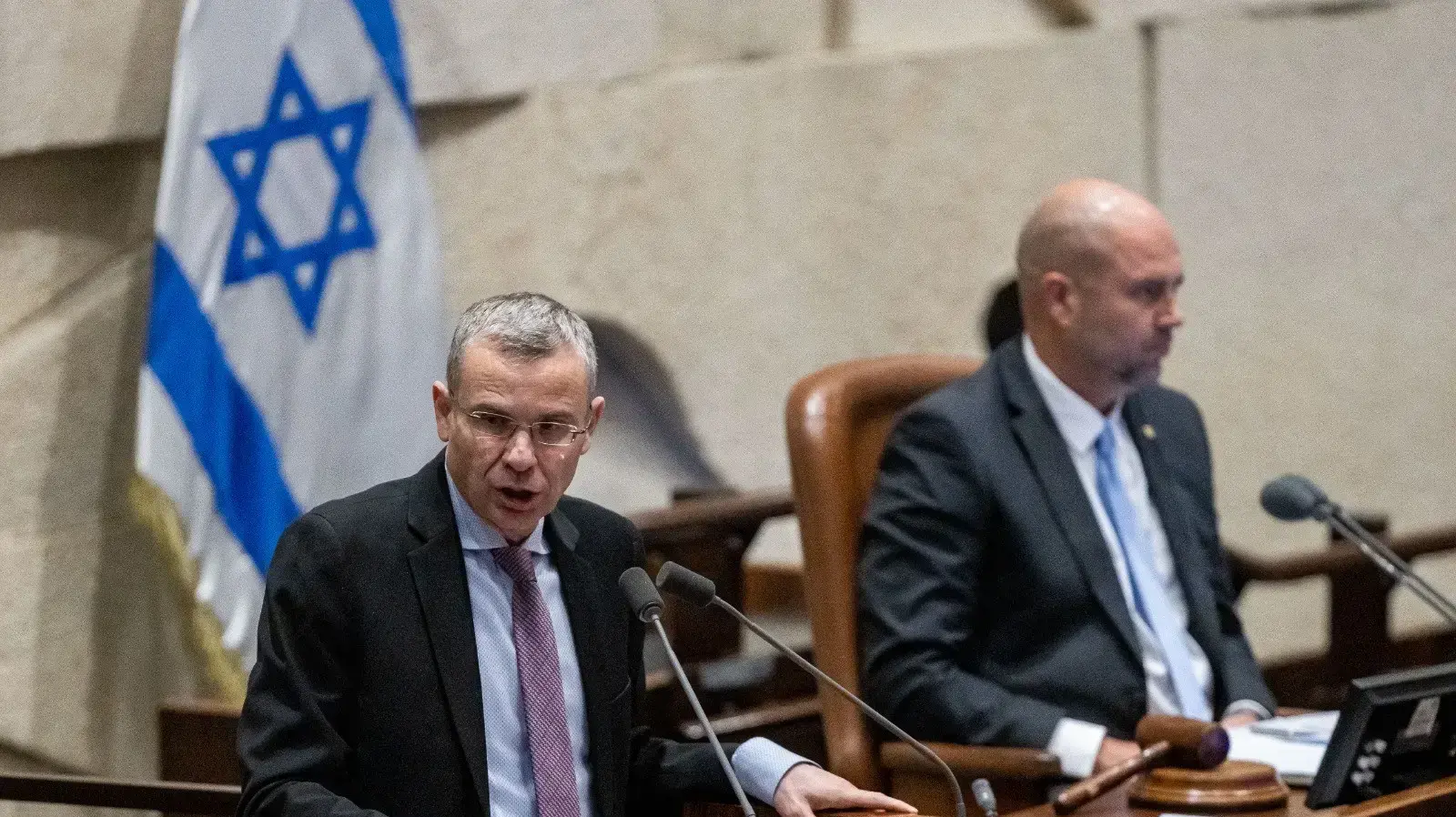 אמיר אוחנה, יריב לוין, הצבעה במליאת הכנסת, 22 בפברואר 2023 אמיר אוחנה, יריב לוין, הצבעה במליאת הכנסת, 22 בפברואר 2023