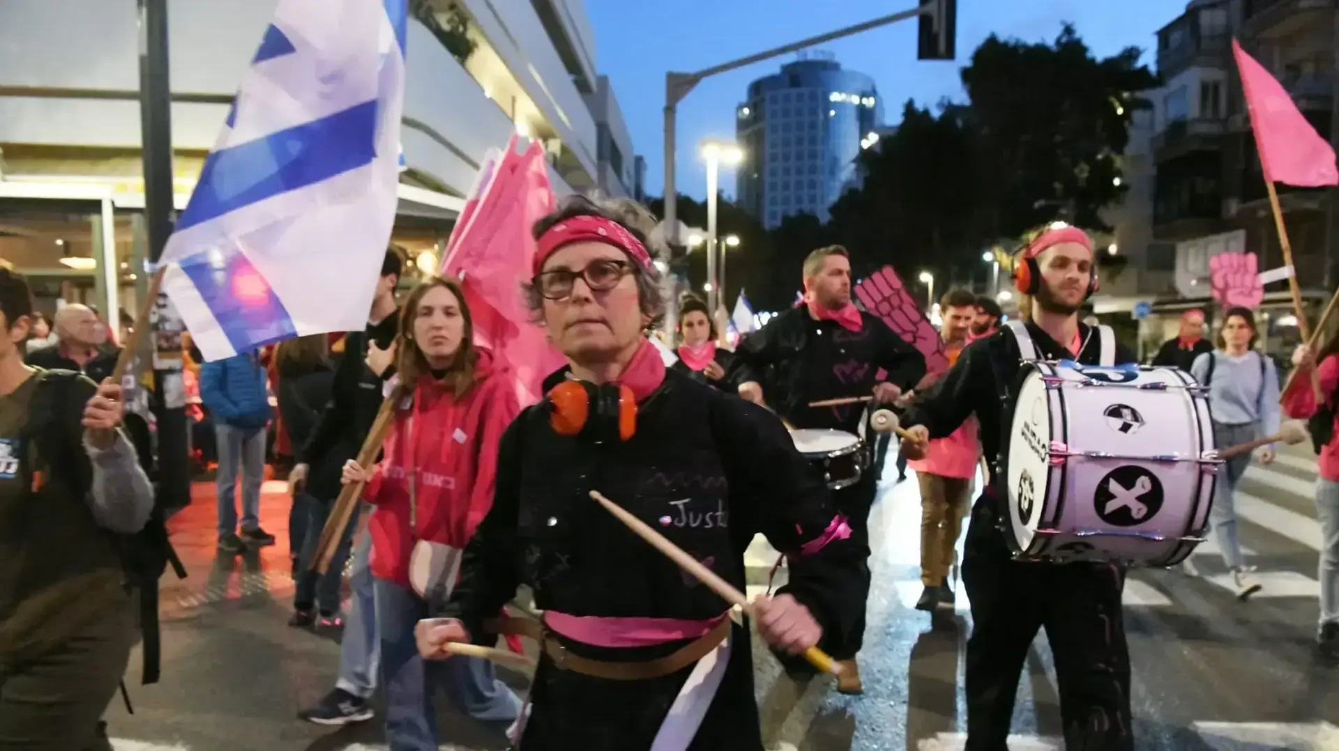 הפגנה נגד המהפכה המשפטית בתל אביב. 25 בפברואר 2023 הפגנה נגד המהפכה המשפטית בתל אביב. 25 בפברואר 2023
