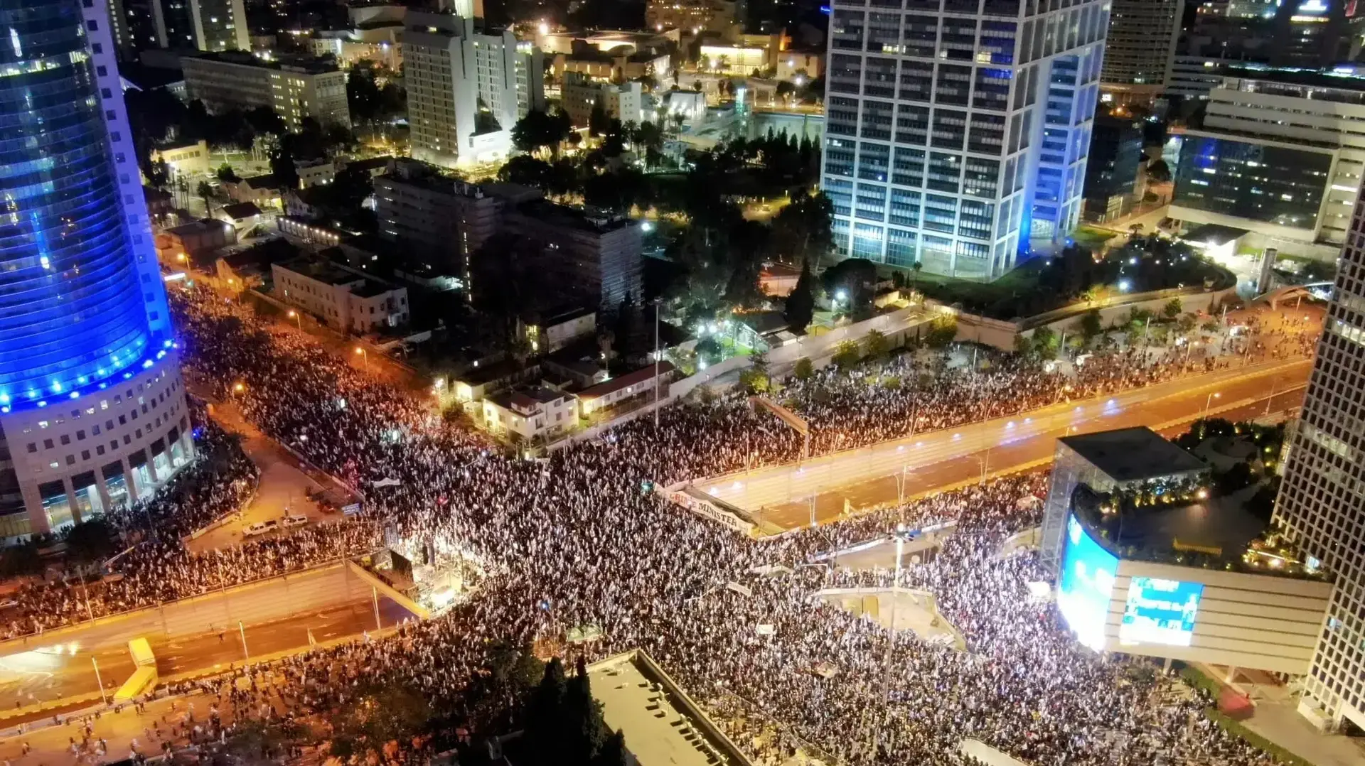 הפגנה נגד המהפכה המשפטית בתל אביב. 25 בפברואר 2023 הפגנה נגד המהפכה המשפטית בתל אביב. 25 בפברואר 2023