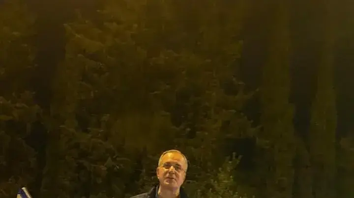 ראש מועצת זכרון יעקב זיו דשא בהפגנה נגד המהפכה המשפטית, 25 בפברואר 2023 ראש מועצת זכרון יעקב זיו דשא בהפגנה נגד המהפכה המשפטית, 25 בפברואר 2023