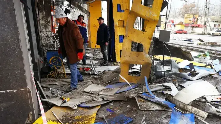 חנות הרוסה לאחר הפגזות רוסיות בחרסון, פברואר 2022 חנות הרוסה לאחר הפגזות רוסיות בחרסון, פברואר 2022
