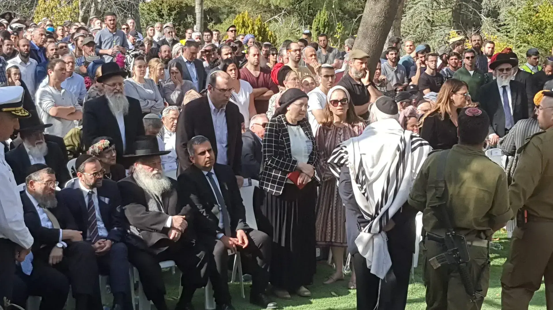 הלווית שני האחים יגל יעקב והלל מנחם יניב, שנרצחו בפיגוע בחווארה אתמול. 27 בפברואר 2023 הלווית שני האחים יגל יעקב והלל מנחם יניב, שנרצחו בפיגוע בחווארה אתמול. 27 בפברואר 2023